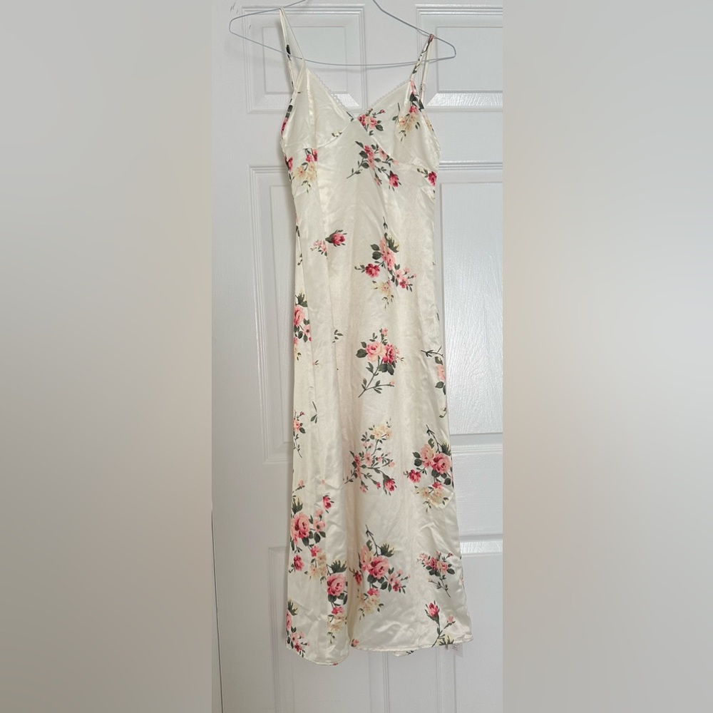Slip Dress 🩷☘️